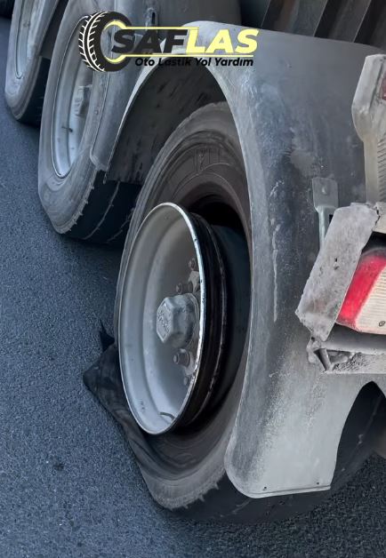 Arnavutköy İhsaniye AVM Şantiyesinde Hafriyat Kamyonuna Yerinde Lastik Rotasyonu | Tamamlanan İşler