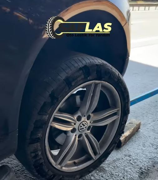 İstanbul Havalimanı Yakınlarında Ön Lastiği Parçalanan Araca Acil Mobil Lastik Değişimi